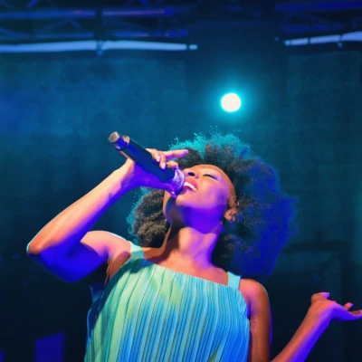 KHUMO live photo